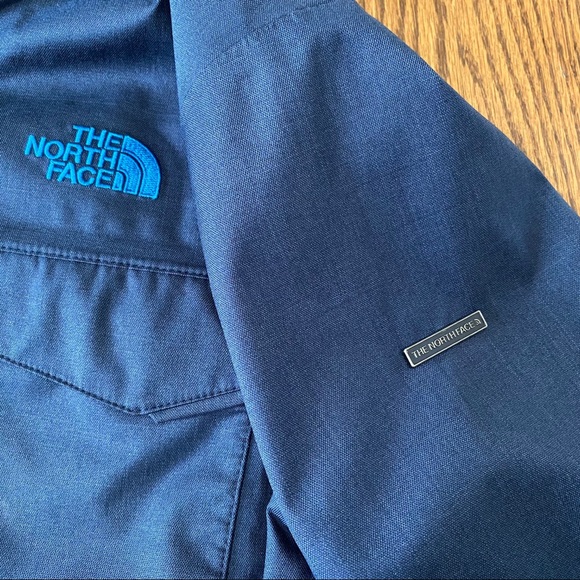 SOLD - North Face Men’s Blue Coat Medium - Picture 9 of 14